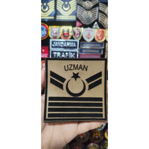 Bizon Derisinden Uzman Çavuş 4 Kademeli Kol Rütbe 9 cm x 9 cm Cırtlı 2 Adet (Komando, Kamuflaj)
